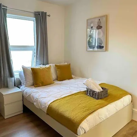 2 Bed Apt Sofa Bed Up To 6 Londra Esterno foto