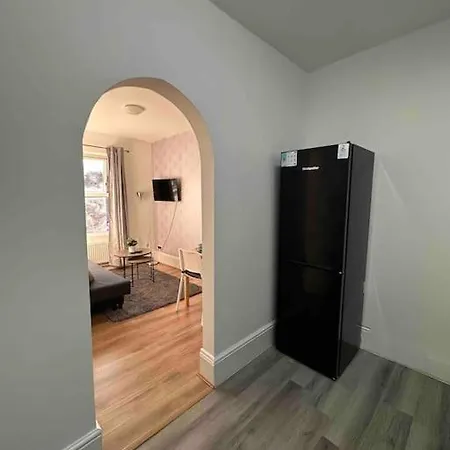 2 Bed Apt Sofa Bed Up To 6 Londra Esterno foto