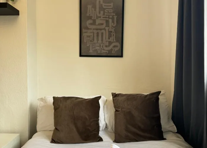 2 Bed Apt Sofa Bed Up To 6